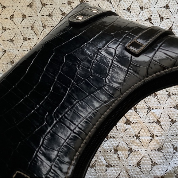 Small Black Vinyl Reptile Print Shoulder Bag - Picture 4 of 7